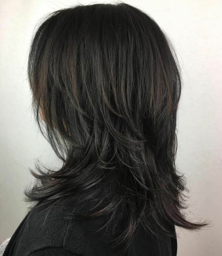 (+165 photos) Haircut double cascade for dark hair of medium length