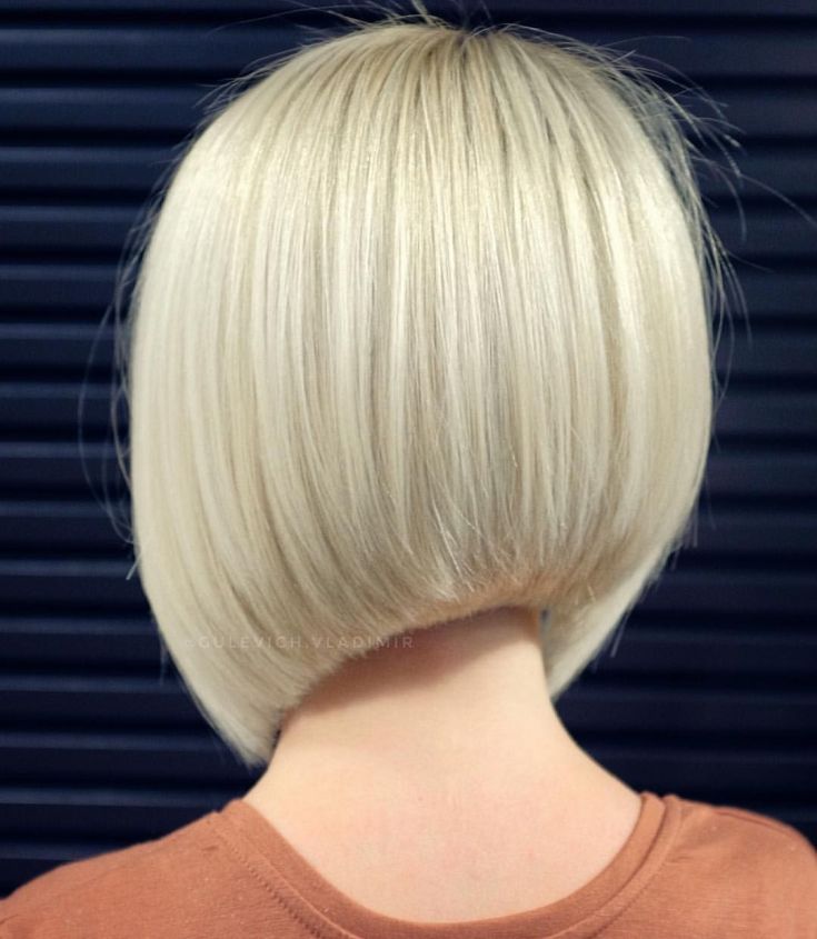 Bob square with elongated front strands