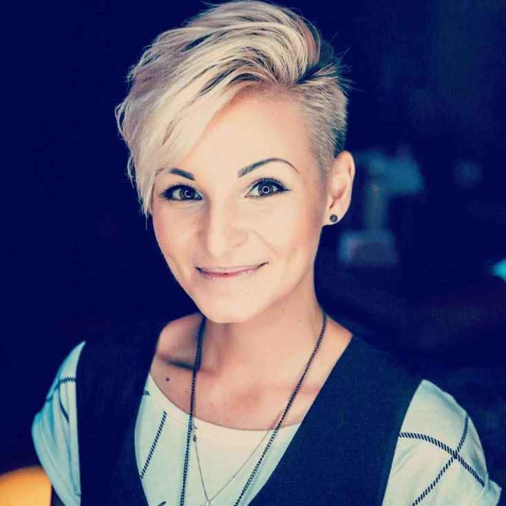 (+210 photos) Pixie haircut for round face