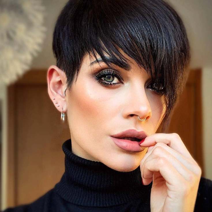 (+195 photos) Pixie haircut for brunettes