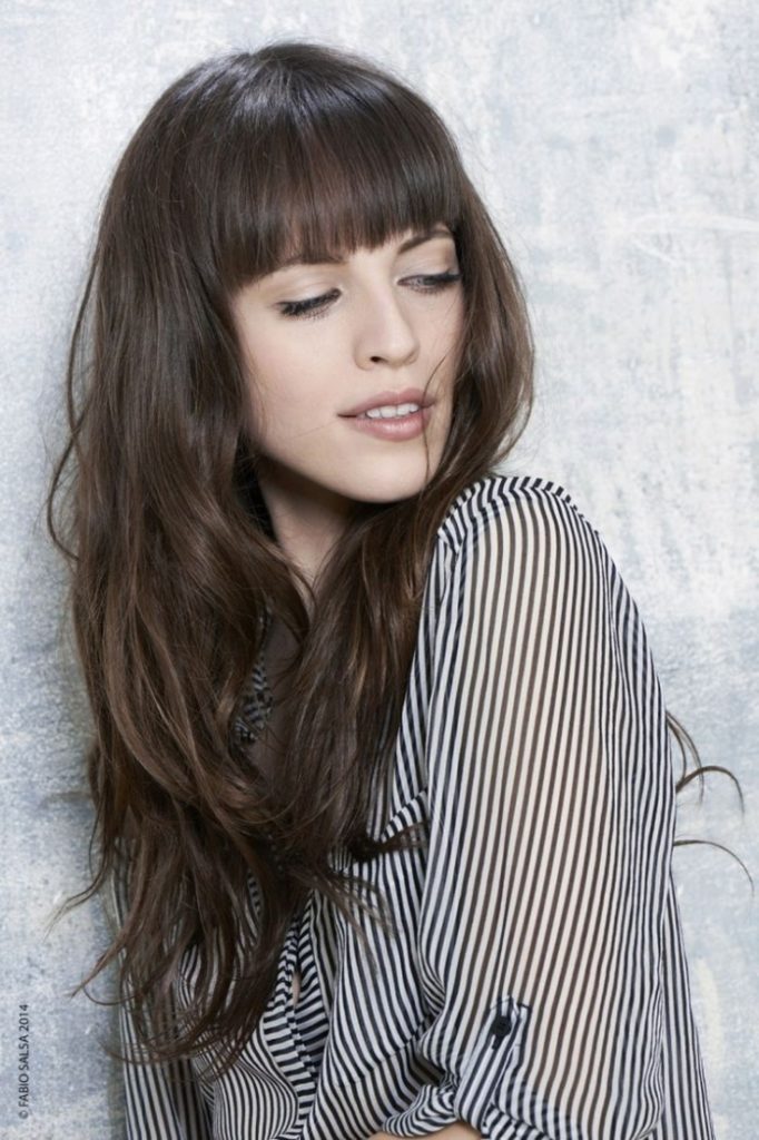 (+150 photo) Cascade haircut for long hair with bangs