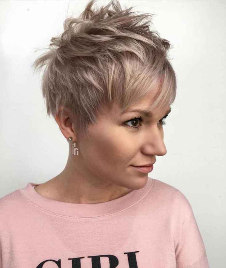 (+210 photos) Pixie haircut for round face