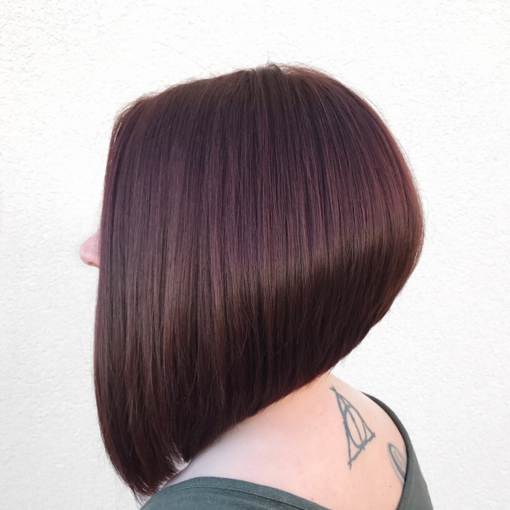 Bob square with elongated front strands