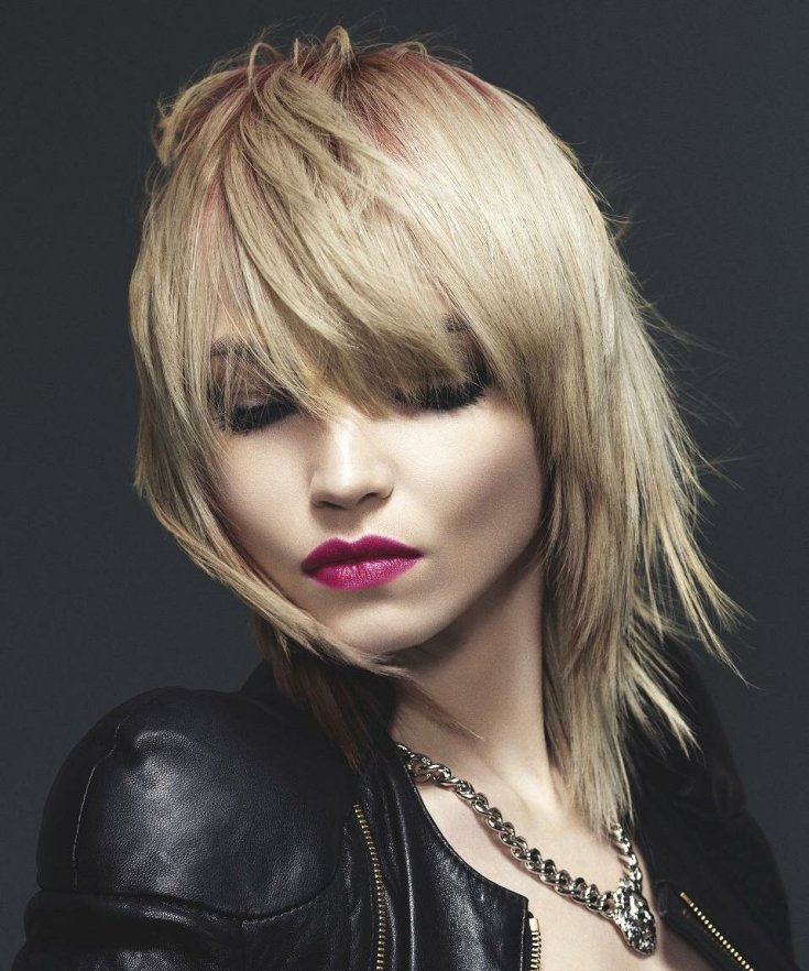 (+165 photos) Women's haircut cascade with bangs