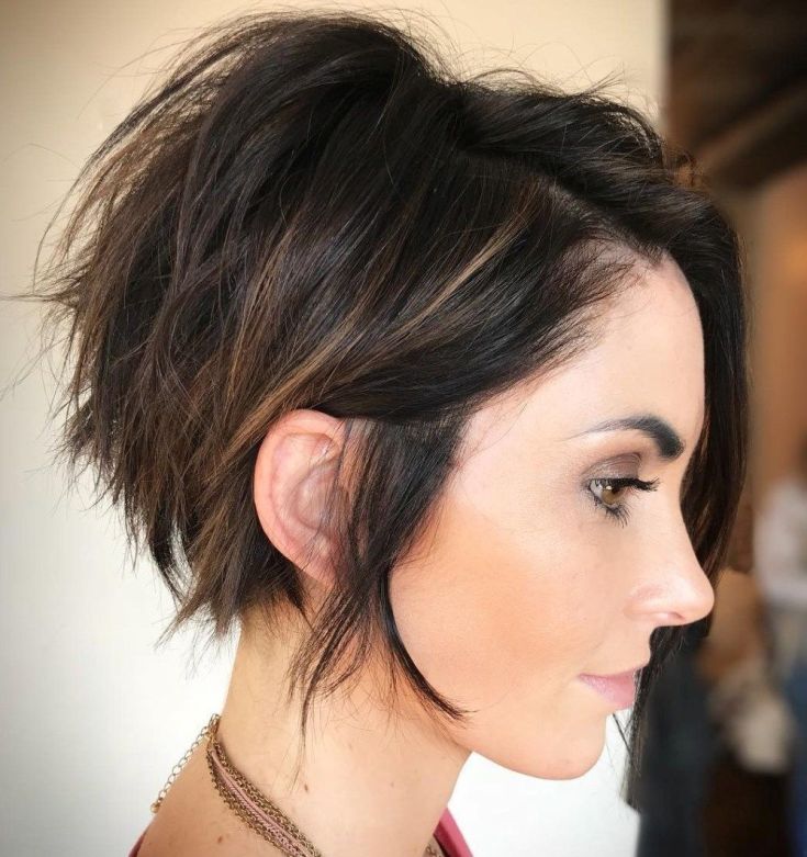 (+195 photos) Pixie haircut for brunettes