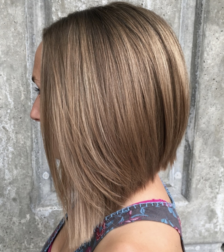 Bob square with elongated front strands