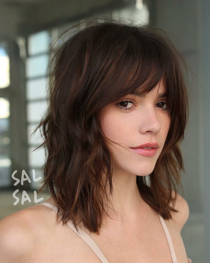 (+165 photos) Women's haircut cascade with bangs