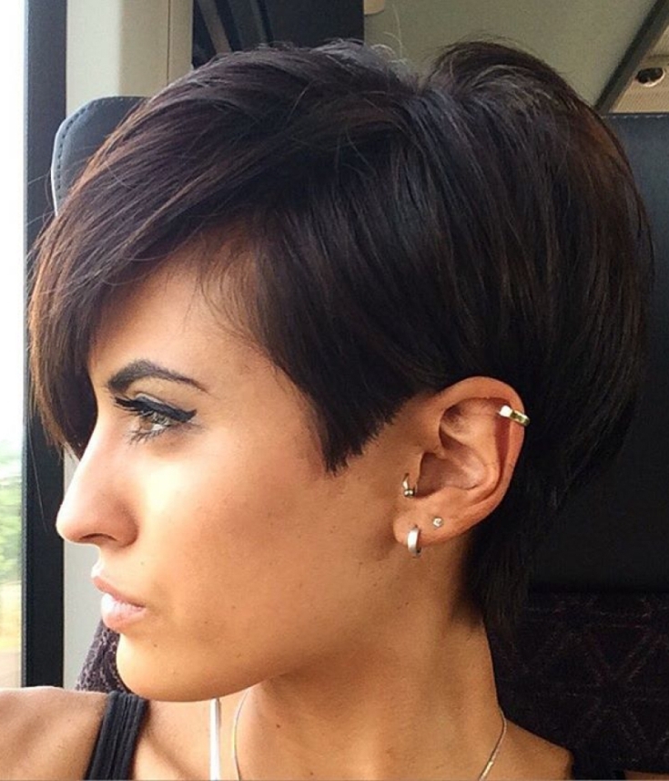 (+195 photos) Pixie haircut for brunettes