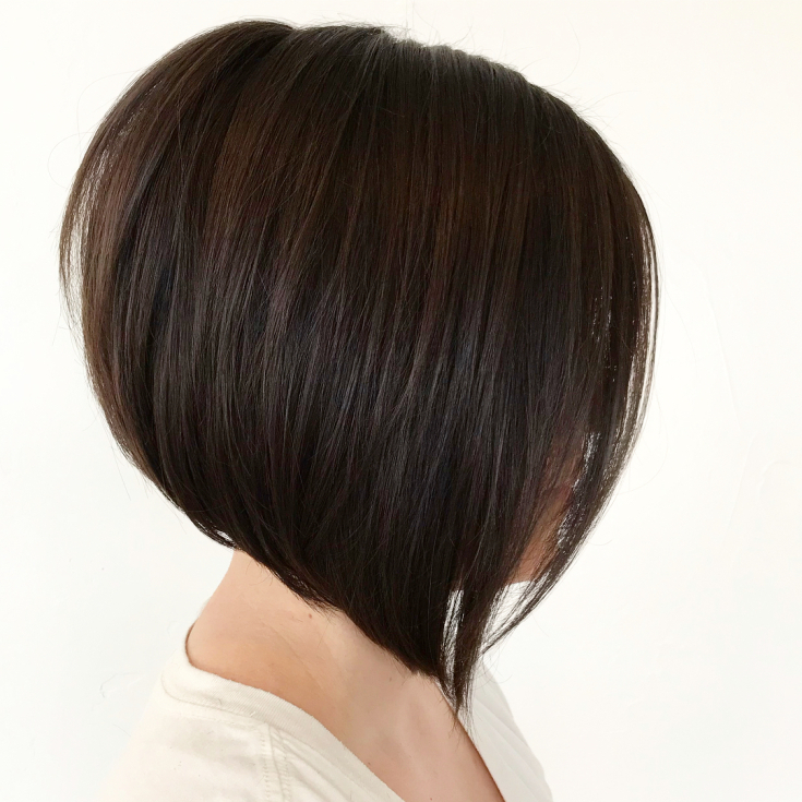 Bob square with elongated front strands