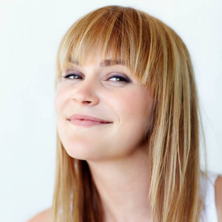 (+165 photos) Women's haircut cascade with bangs