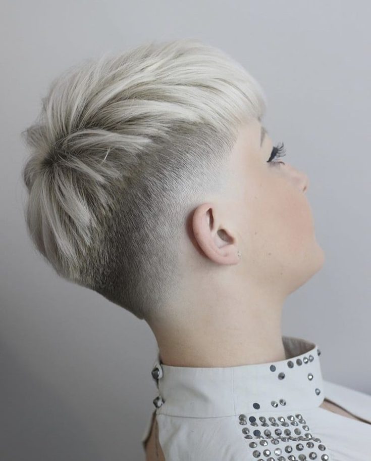 (+210 photos) Pixie haircut for round face