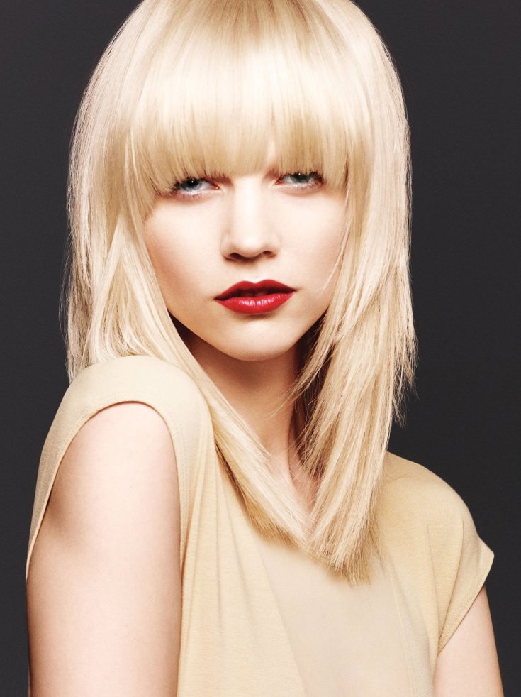 (+165 photos) Women's haircut cascade with bangs