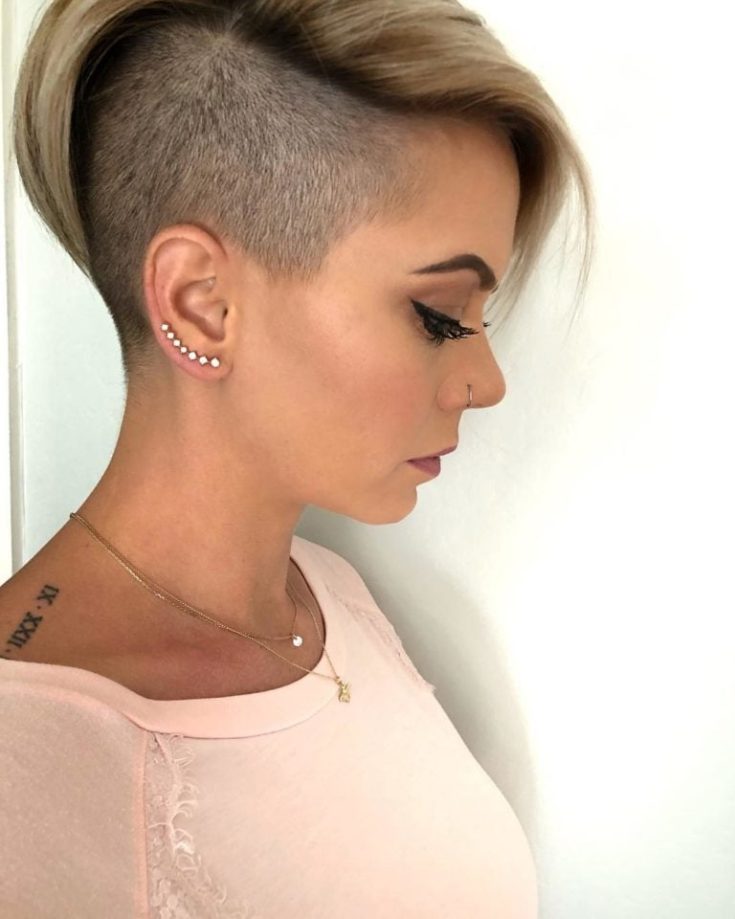 (+210 photos) Pixie haircut for round face