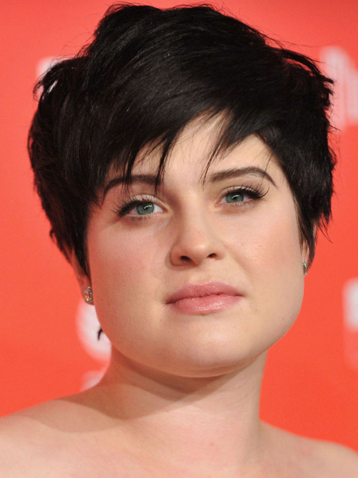 (+210 photos) Pixie haircut for round face