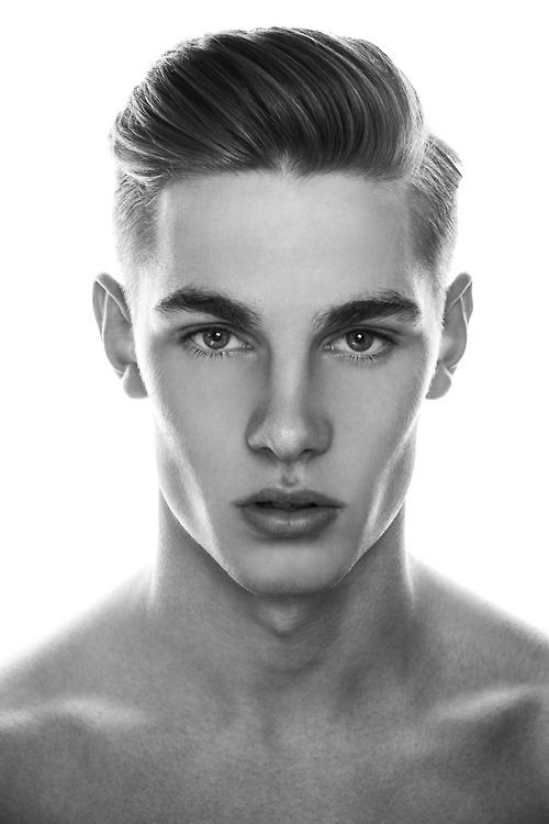 Men's hairstyles for a triangular face