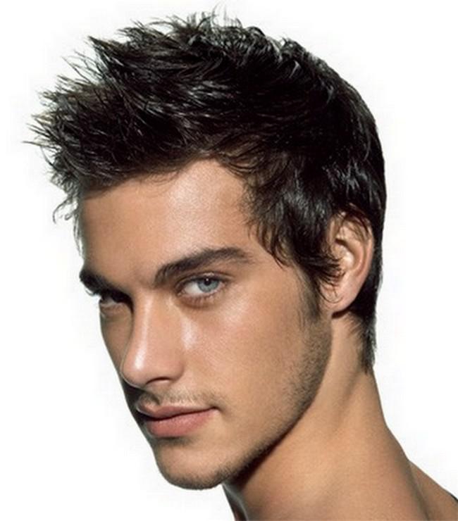 Men's hairstyles for a triangular face