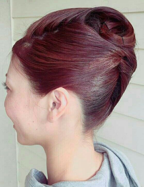 Shell hairstyle on medium length hair