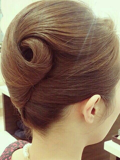 Shell hairstyle on medium length hair