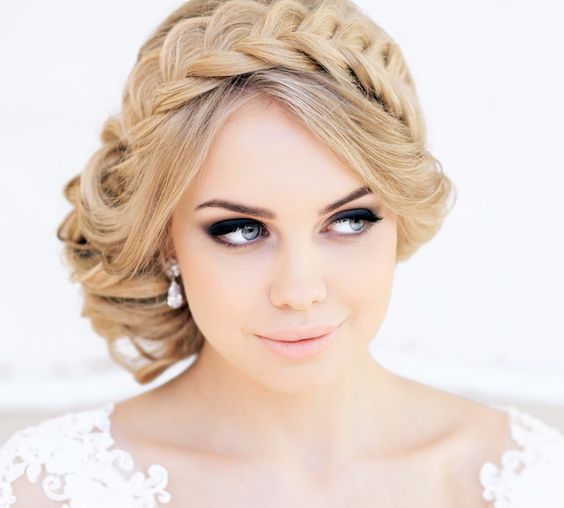 Formal hairstyles in the Greek style