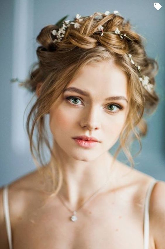 Formal hairstyles in the Greek style