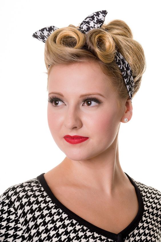 Pin-up hairstyles for medium length hair