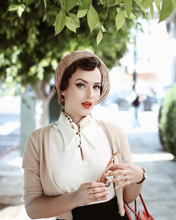 Pin-up hairstyles for short hair