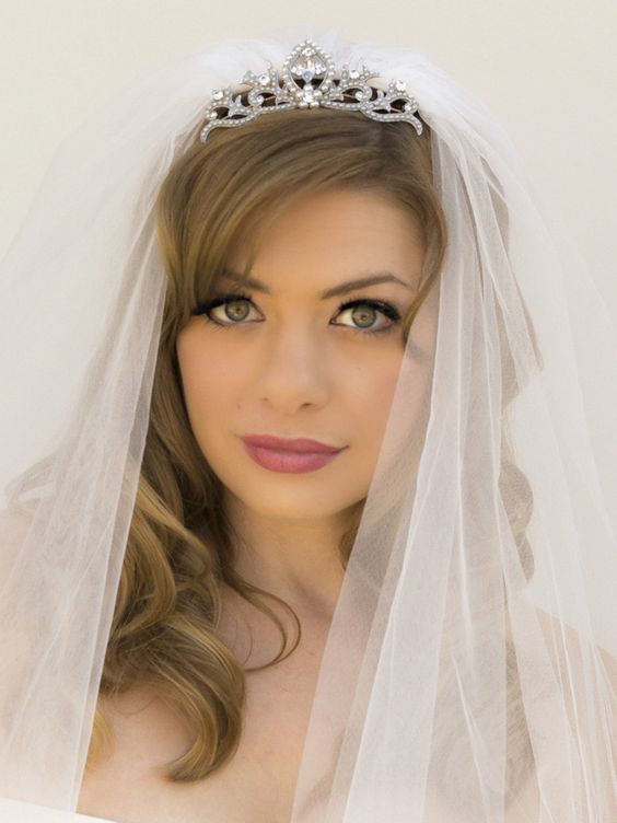 Wedding hairstyles for medium hair with a veil for girls with a square face type