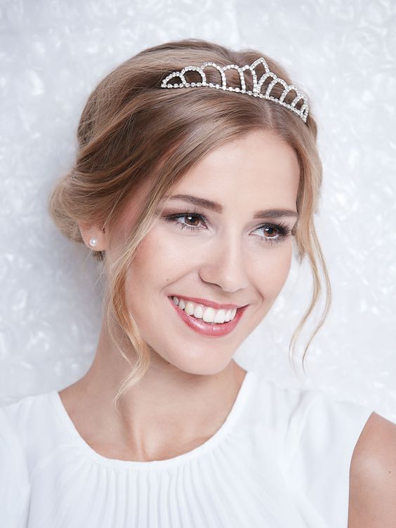 Wedding hairstyles with tiara