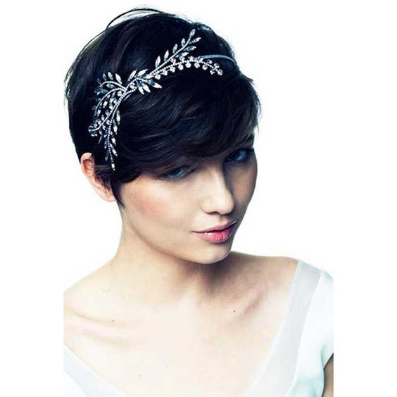 Wedding hairstyles with a tiara for short hair