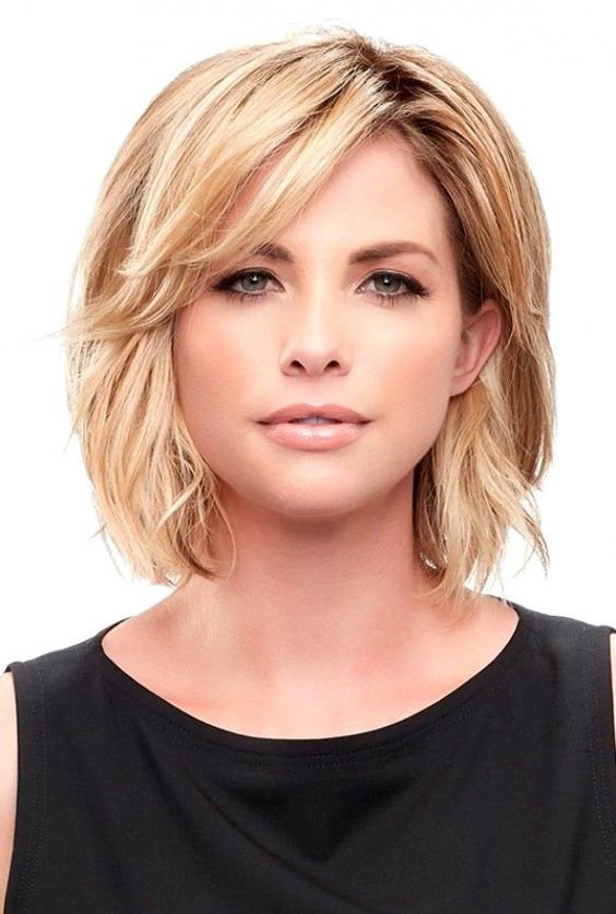 Women's haircuts for a square face type