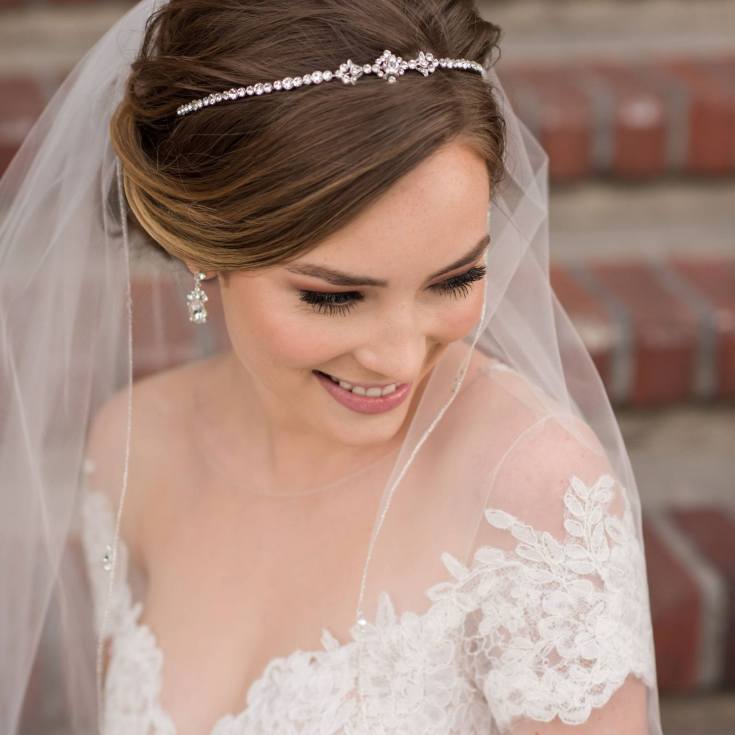 Wedding hairstyles with a veil for short hair