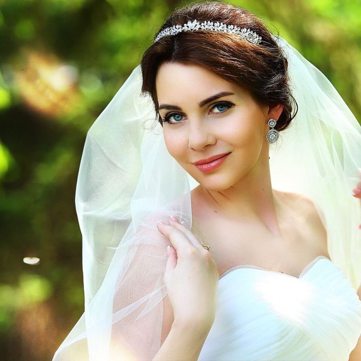 Wedding hairstyles with a veil for short hair