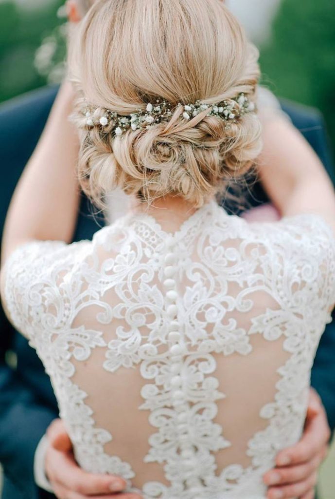 Wedding hairstyles with a veil for short hair