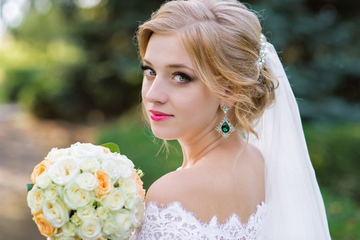 Wedding hairstyles with a veil for short hair