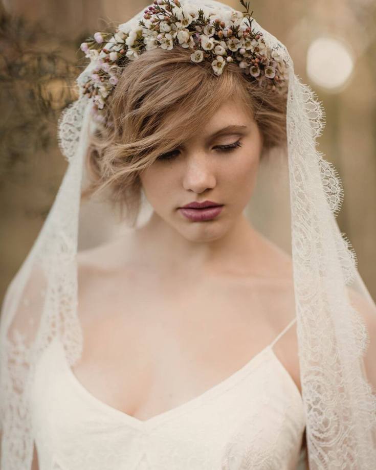 Wedding hairstyles with a veil for short hair