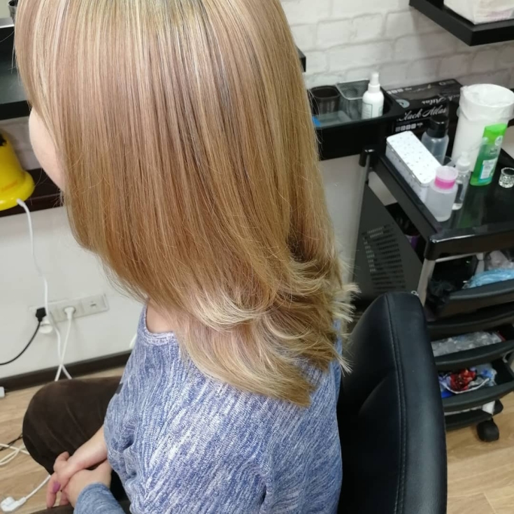 Golden blonde hair color photo