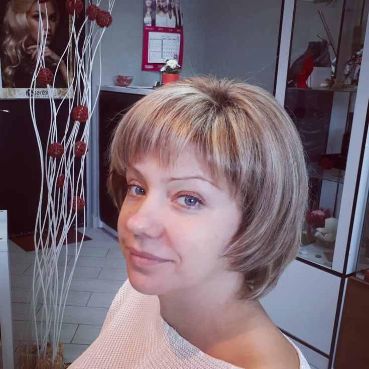 Light brown hair color for short hair