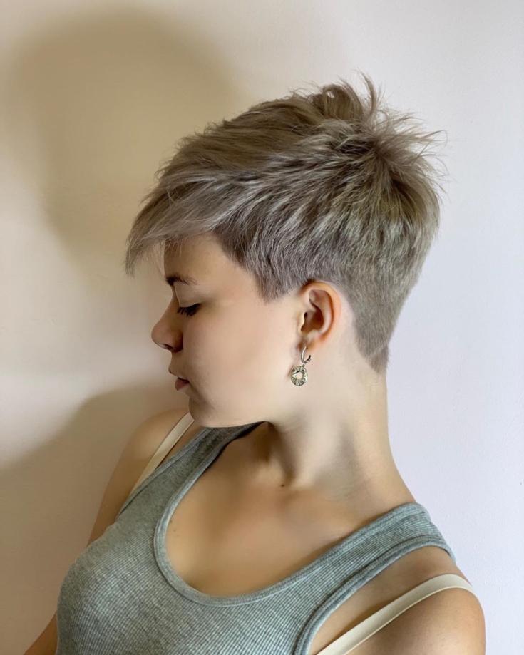 Light brown hair color for short hair