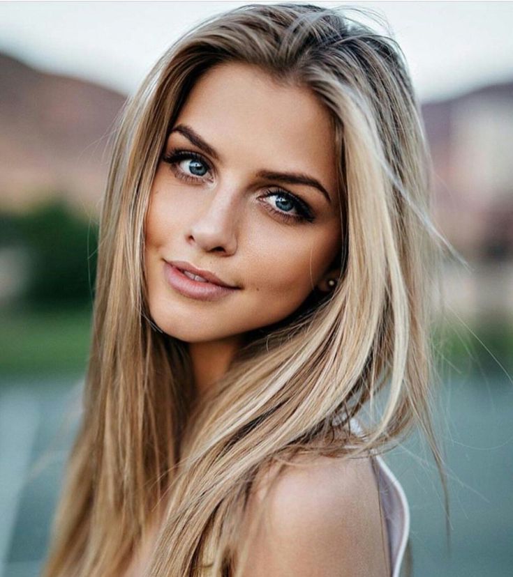 Light hair color for gray eyes