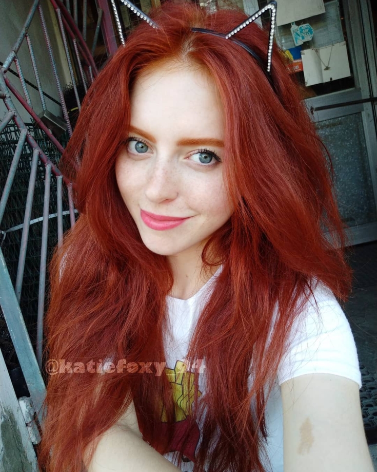 Red hair color for blue eyes