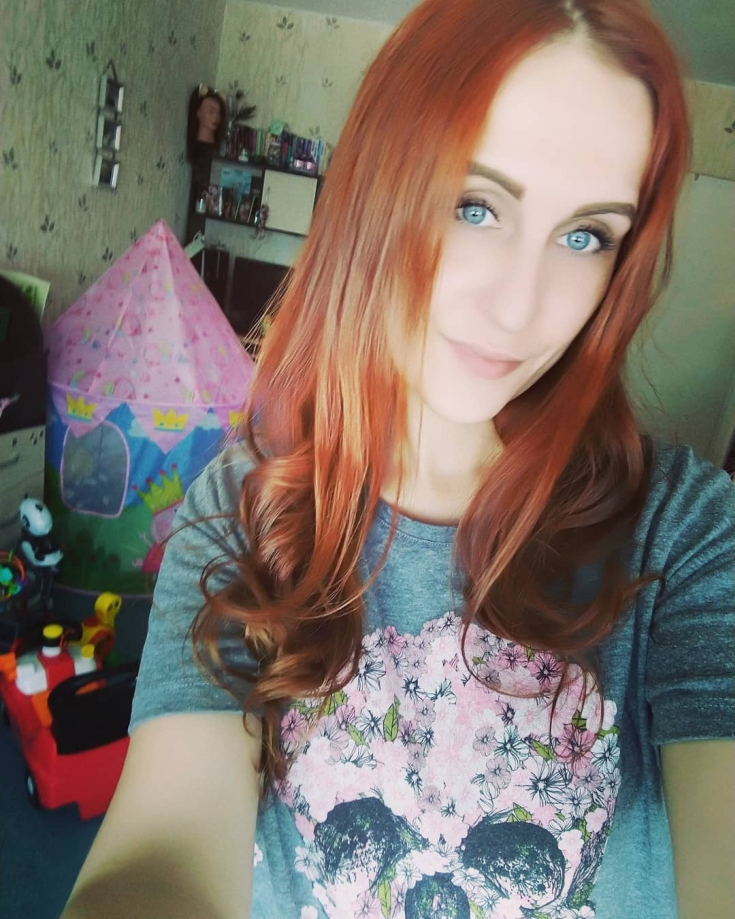 Red hair color for blue eyes