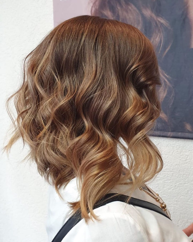 Golden brown hair color