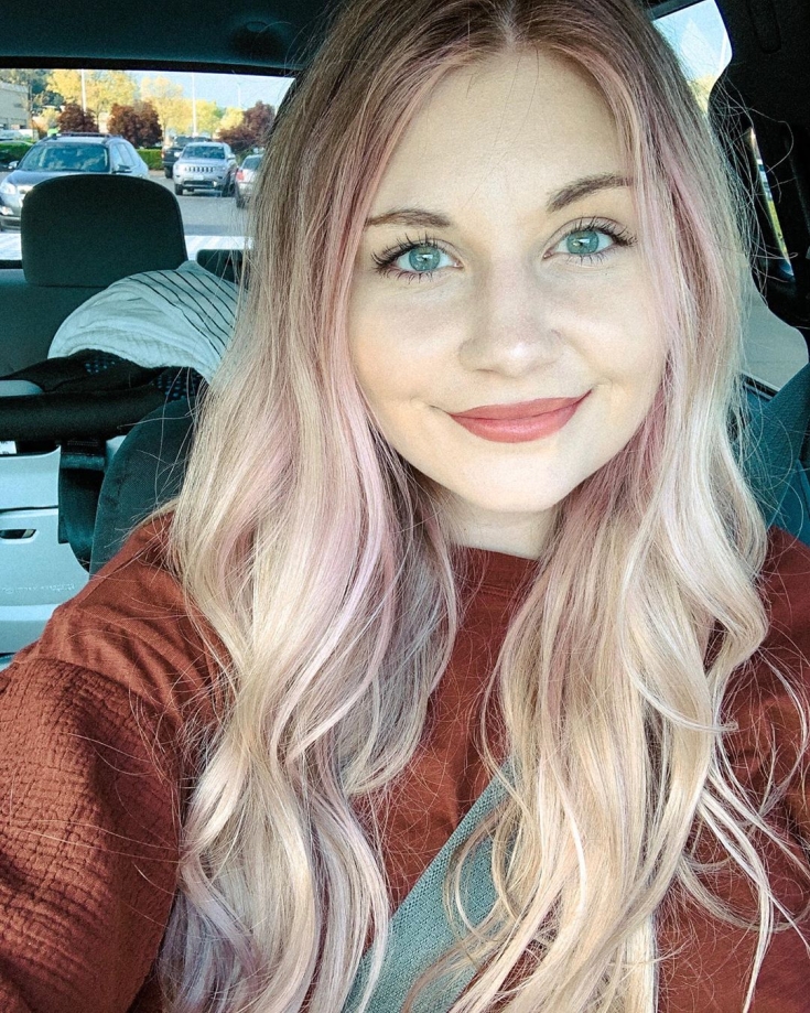 Gray-pink hair color