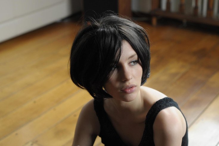 (+180 photos) Black hair color for short hair