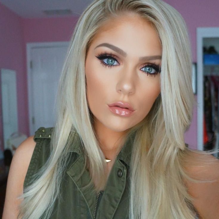 Light hair color for gray eyes