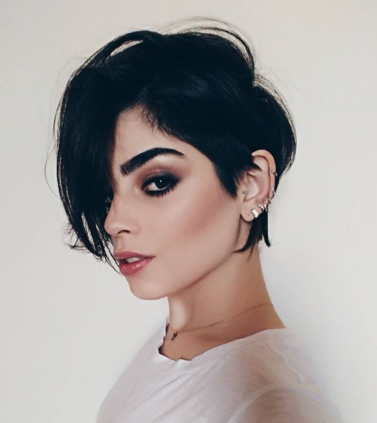 (+180 photos) Black hair color for short hair