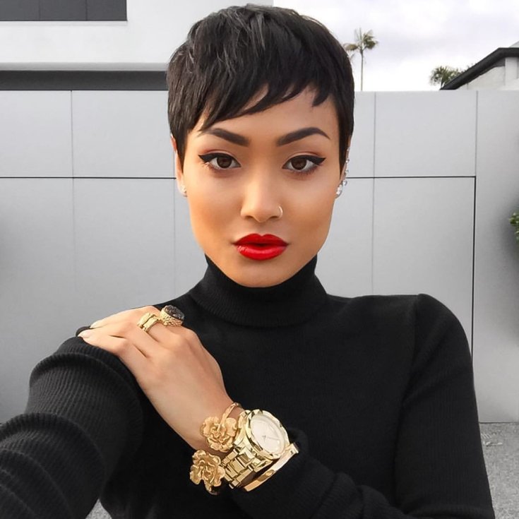 (+180 photos) Black hair color for short hair