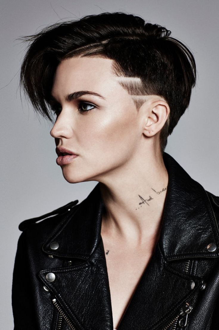 (+180 photos) Black hair color for short hair