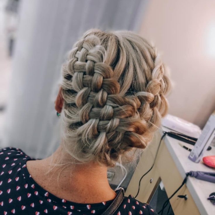 Chic wedding hairstyles for long thick hair