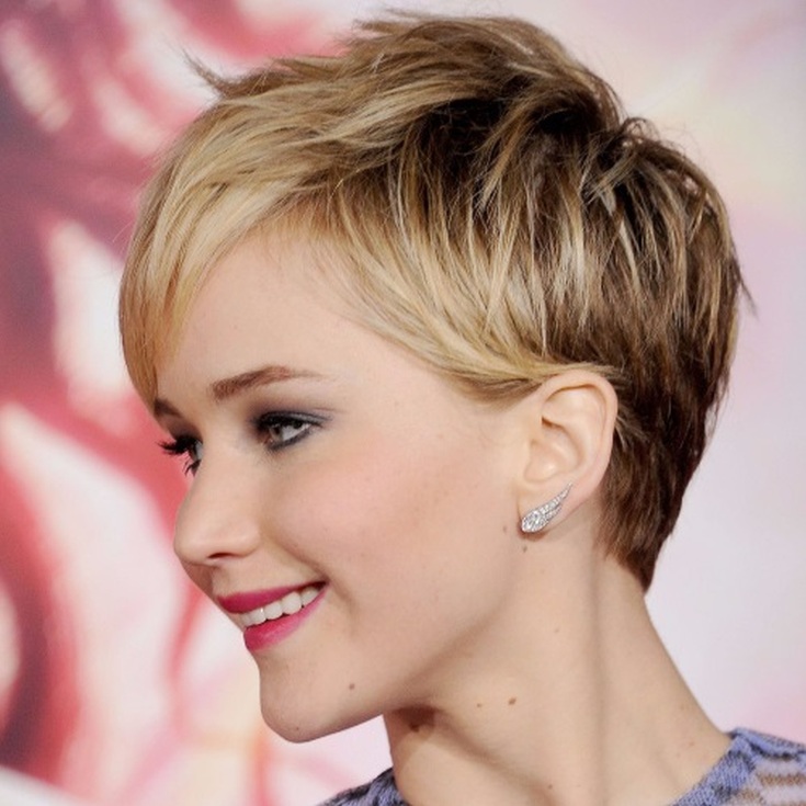 (+125 photos) Shatush haircut for dark short hair